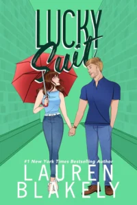 Lucky Suit - Sivi's Books - Sivi's Books Lucky Suit Lucky Suit עטיפת הספר Lucky Suit מאת Lauren Blakely, סיפור רומנטי קצר וחביב על דייטים מקוונים, אלגוריתמים, סבתא משדכת ורעיון מתוק שהיה עובד טוב יותר כרומן מלא.