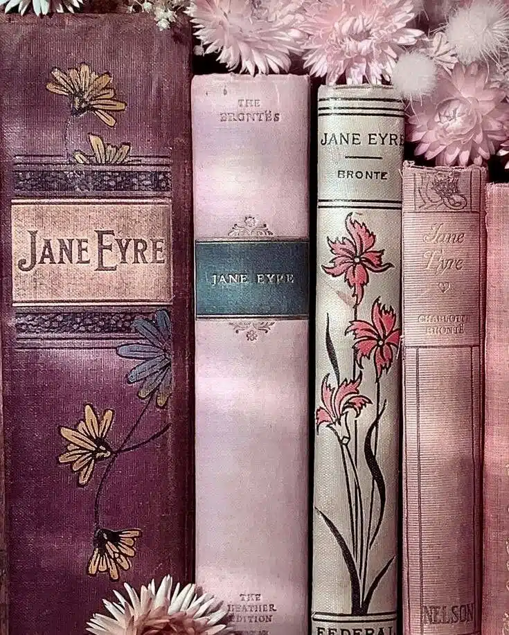 תצלום אווירה ספרותי בסגנון Jane Eyre לעמוד השנים של Sivi’s Books – ספרים לפי שנה וזיכרון קריאה